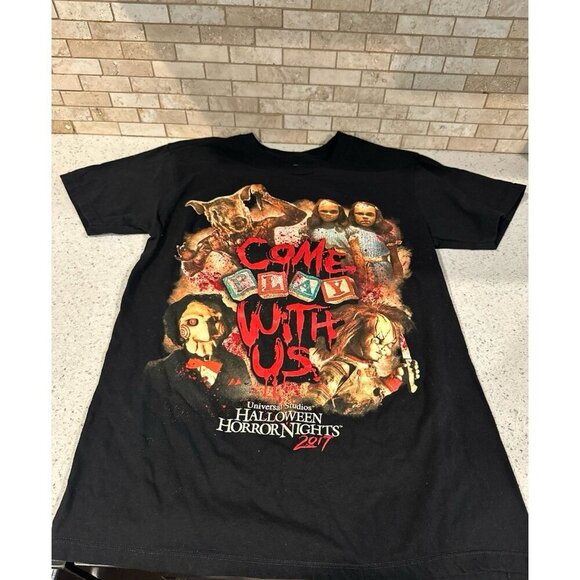 Universal Studios Come Play With Us Halloween Horror Nights 2017 T-Shirt - Picture 1 of 2